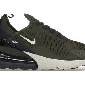 NIKE AIR MAX 270 - Like New!